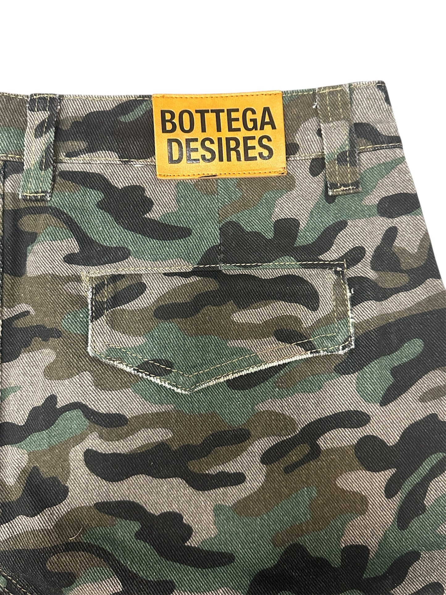 CAMO CARGO SHORTS